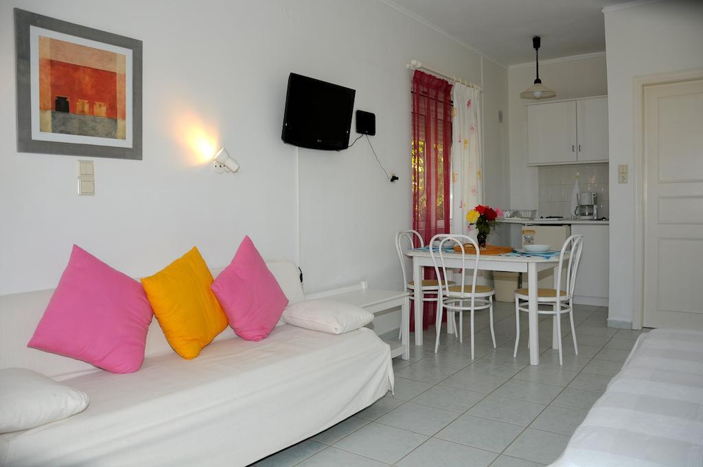 Villa Fleria Seaside Studios & Apts Gerani  Екстер'єр фото