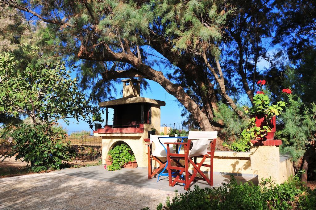 Villa Fleria Seaside Studios & Apts Gerani  Екстер'єр фото