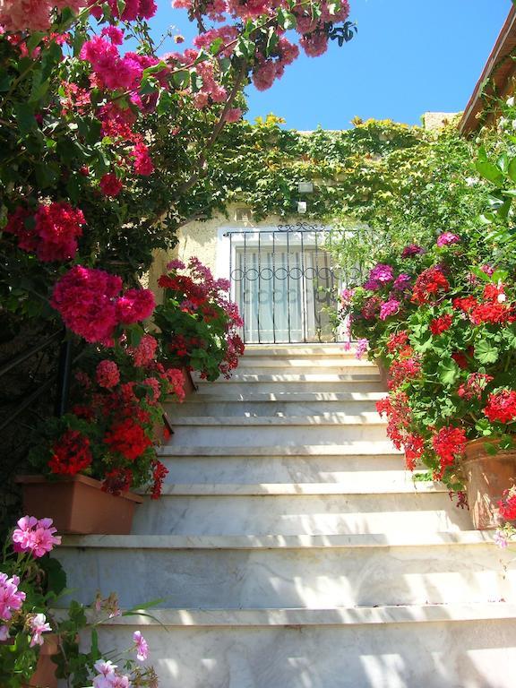 Villa Fleria Seaside Studios & Apts Gerani  Екстер'єр фото